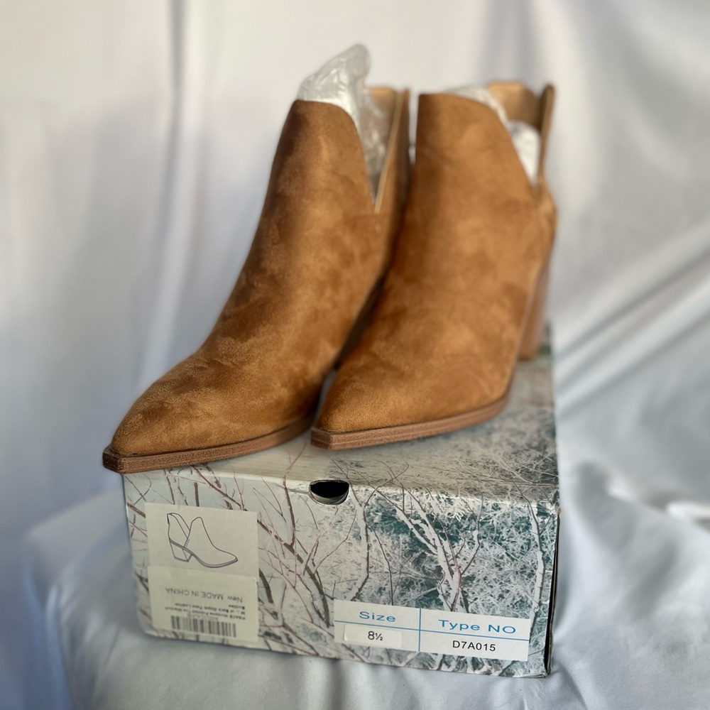✨Fisace Women’s Brown Faux-Suede Pointed Toe V-Cut Ankle Bootie Size 8.5